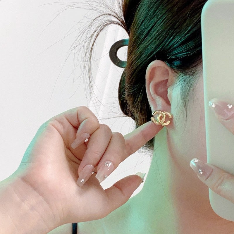 Chanel Gold 18K Gold Earrings