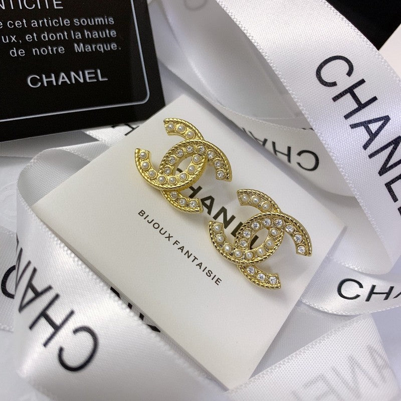 Chanel Pearls 18K Gold Earrings