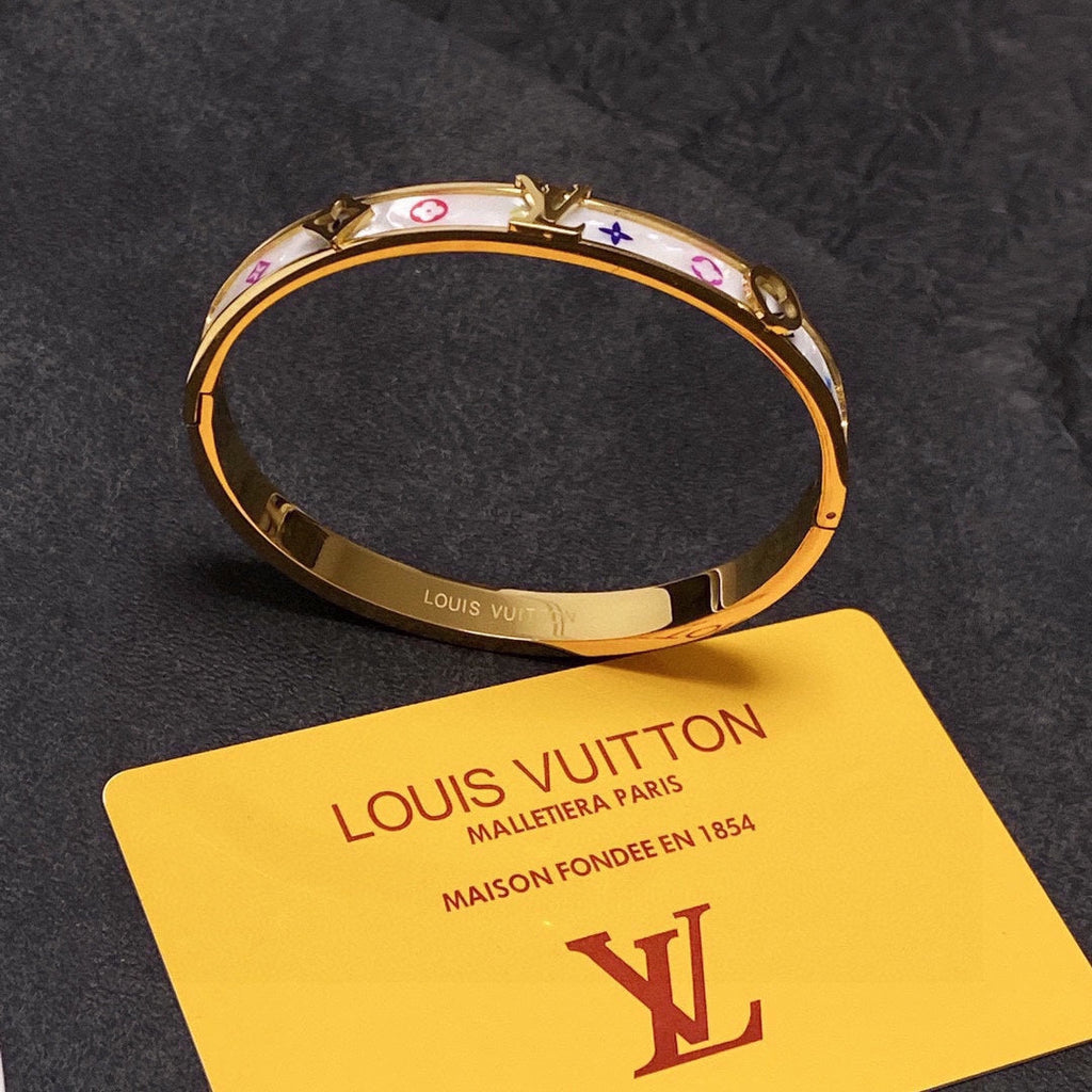 Louis Vuitton Pearl 18K Gold Bracelet