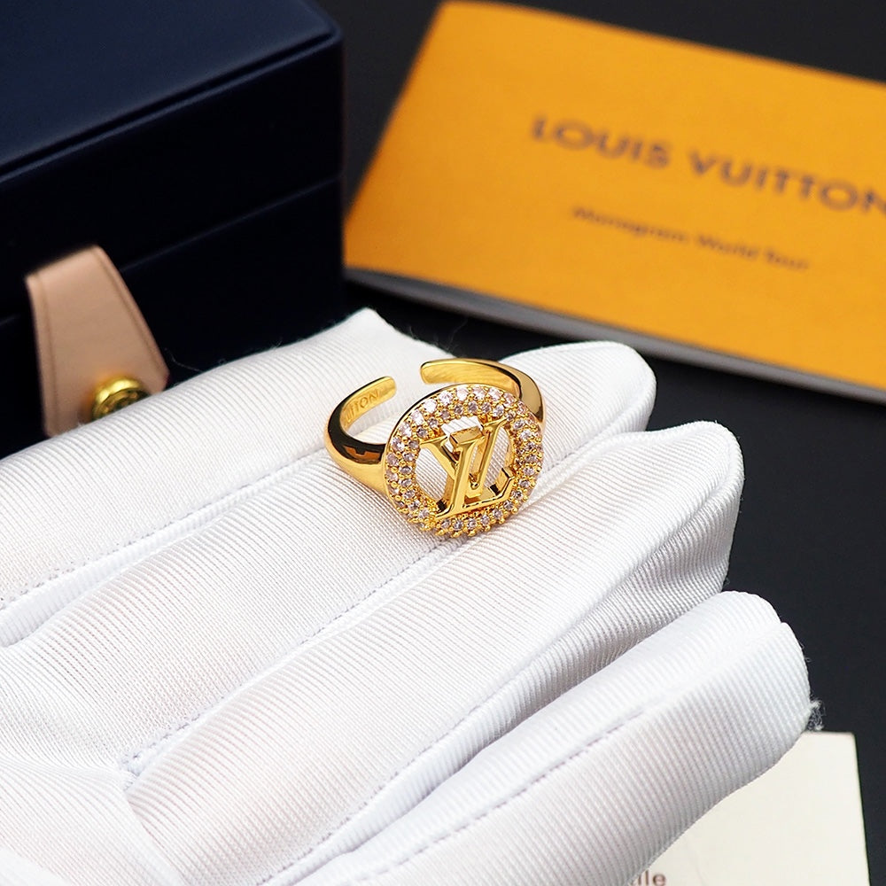 Louis Vuitton Louise Tresor 18K Gold Ring