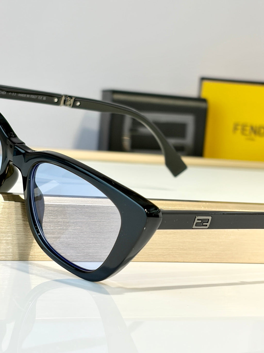 FENDI Sunglasses-FE40089I